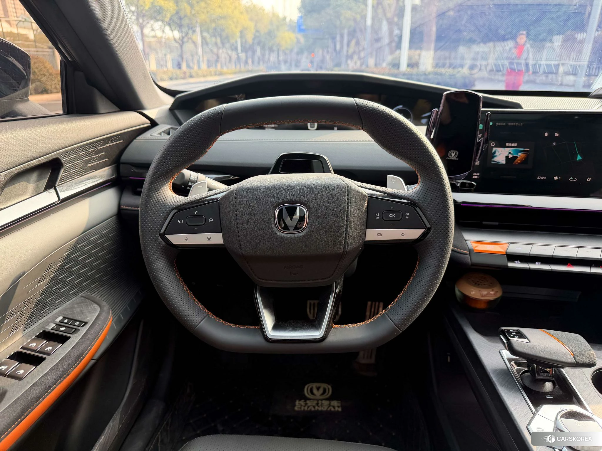Chang'an UNI-V 2022 Темно-серый из Китая