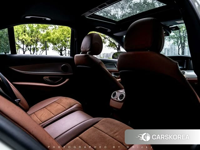 Mercedes-Benz E-class 2018 Белый из Китая