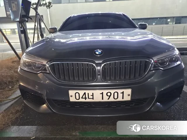 BMW 5 Series (G30) 2018 Цвет галактики из Кореи