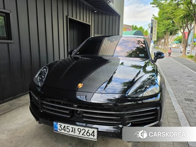 Porsche Cayenne (PO536) 2022 Черный из Кореи