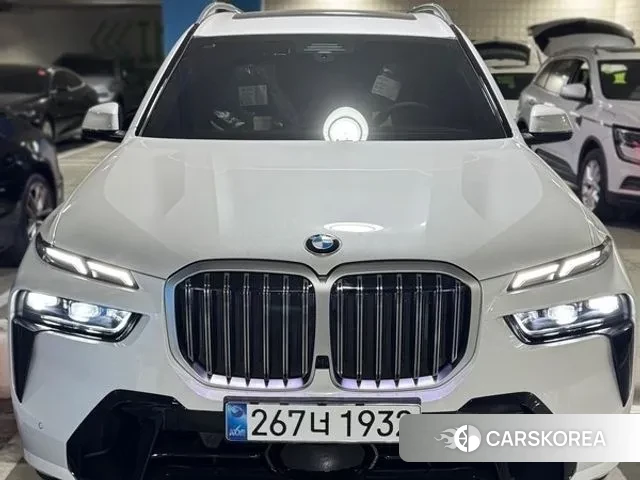 BMW X7 (G07) 2025 Белый из Кореи