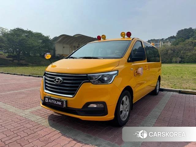 Hyundai The New Grand Starex 2019 Желтый из Кореи