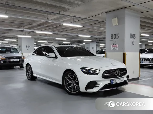 Mercedes-Benz E-Class W213 2021 Белый из Кореи