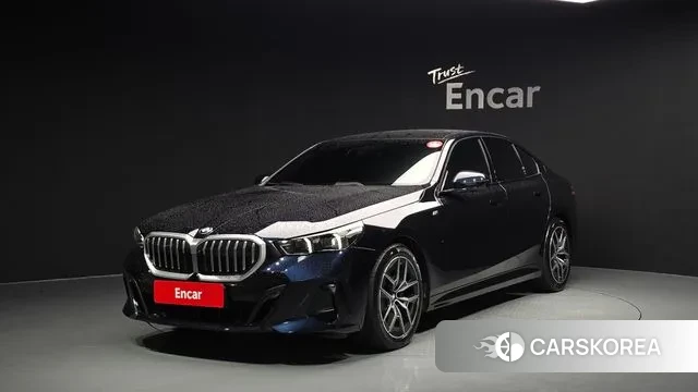 BMW 5 Series (G60) 2024 Черный из Кореи