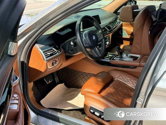 BMW 7 series 2022 Серебристо-серый из Китая