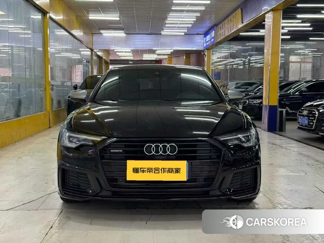 Audi A6L 2021 Черный из Китая