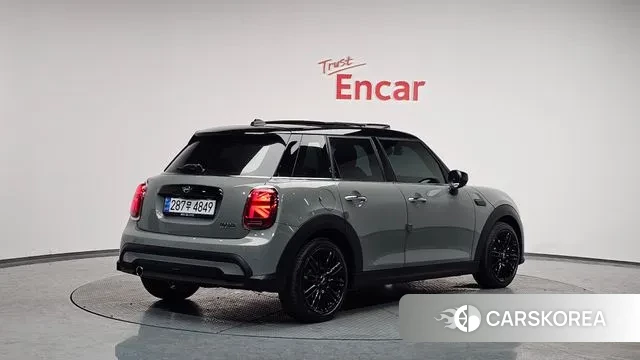 Mini Cooper 2022 Серебристо-серый из Кореи