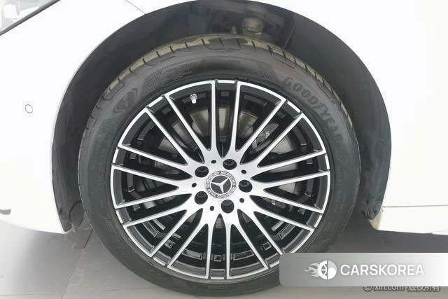 Mercedes-Benz Class C 2023 Белый из Китая