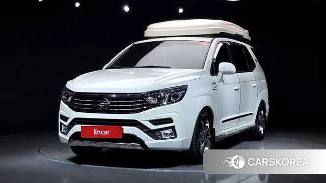 Ssangyong Korando Turismo 2018 Белый из Кореи