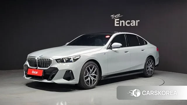 BMW 5 Series (G60) 2025 Серебряный из Кореи