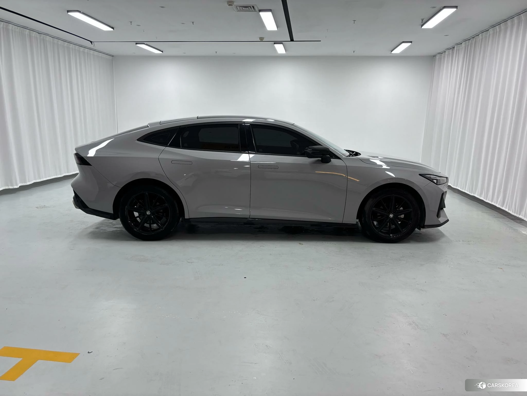 Chang'an UNI-V 2022 Темно-серый из Китая