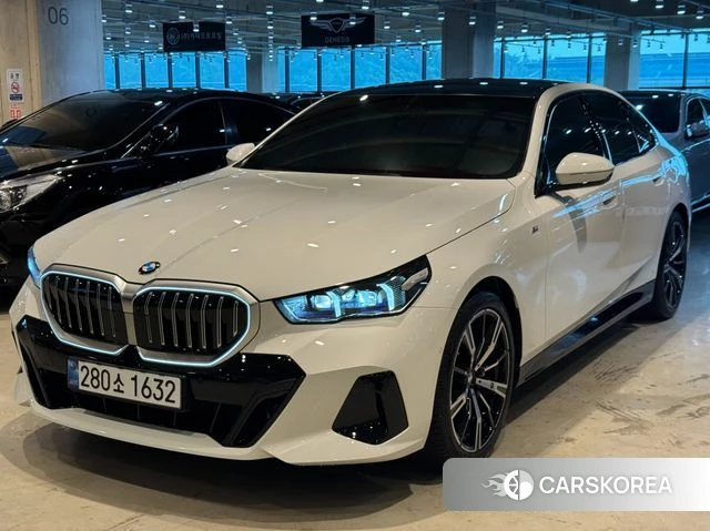 BMW 5 Series (G60) 2024 Белый из Кореи