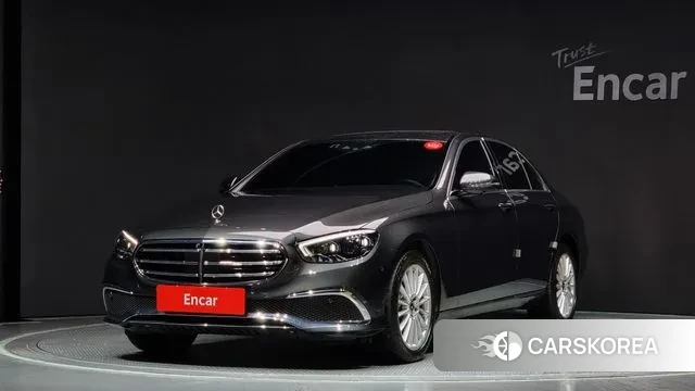 Mercedes-Benz E-Class W213 2023 Серый из Кореи