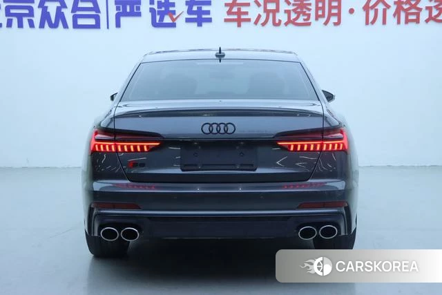 Audi S6 2023 Темно-серый из Китая