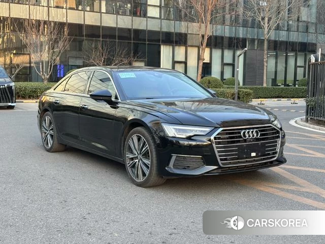 Audi A6L 2021 Черный из Китая