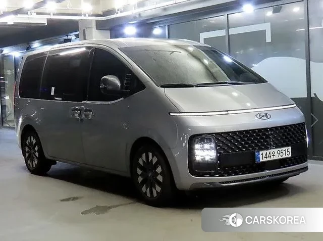 Hyundai Staria 2023 Серебристо-серый из Кореи