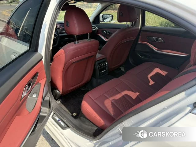BMW 3 series id 3913596 из Китая