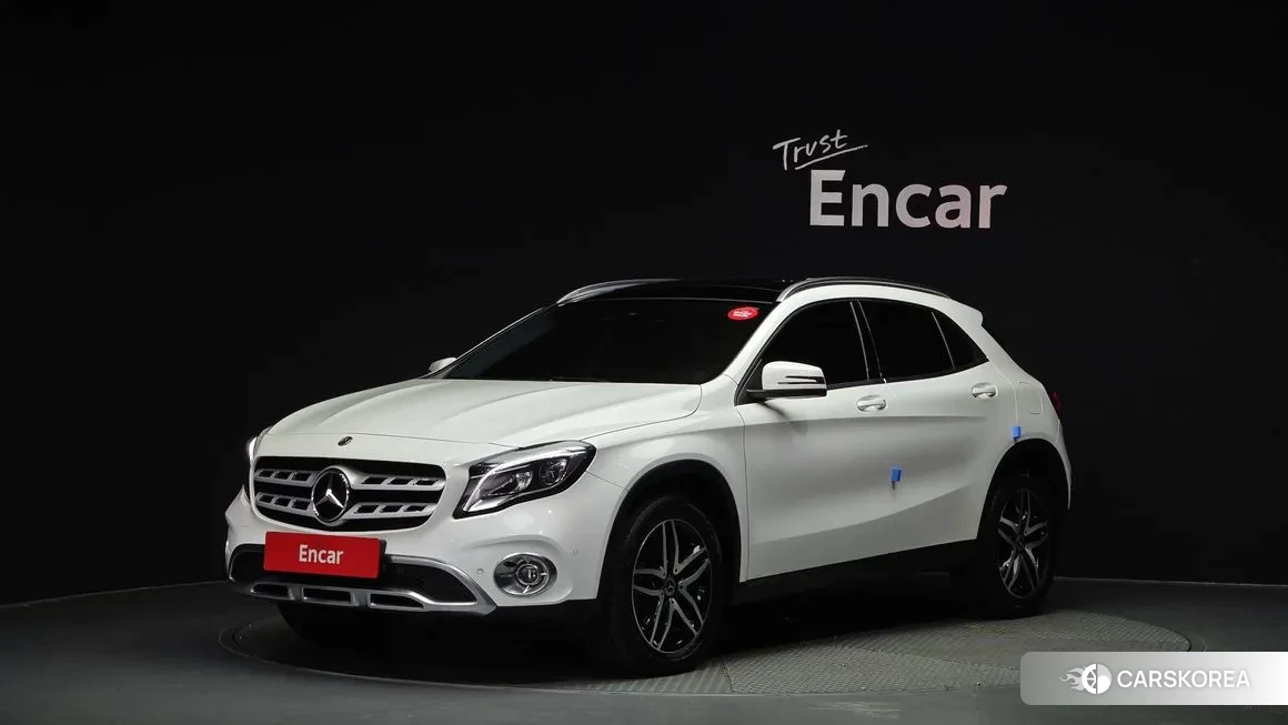 Mercedes-Benz GLA-Class X156 2018 Белый из Кореи