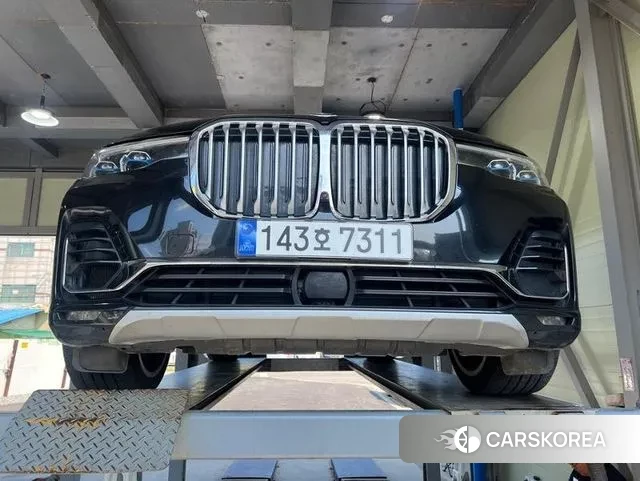 BMW X7 (G07) 2021 Черный из Кореи