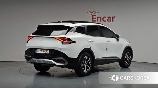 Kia Sportage 5th Generation Hybrid 2023 Белый из Кореи