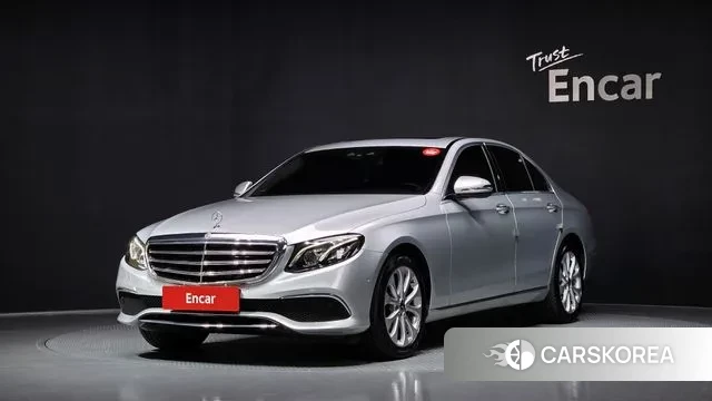 Mercedes-Benz E-Class W213 2018 Серебристо-серый из Кореи