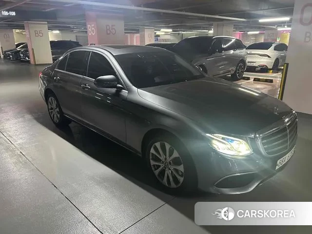 Mercedes-Benz E-Class W213 2018 Серый из Кореи