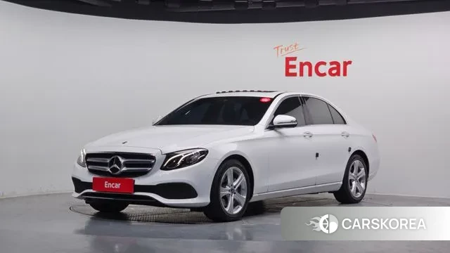 Mercedes-Benz E-Class W213 2018 Белый из Кореи