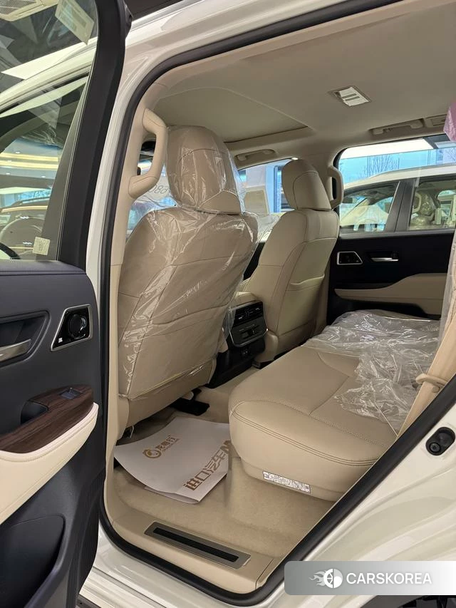 Toyota Land Cruiser (imported) 2024 Белый из Китая