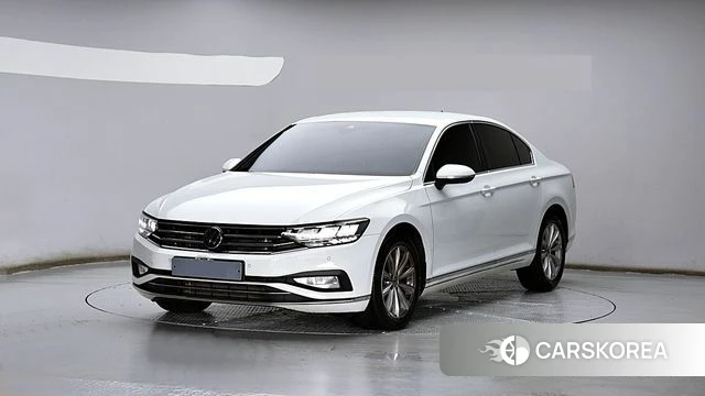 Volkswagen Passat GT (B8) 2021 Белый из Кореи