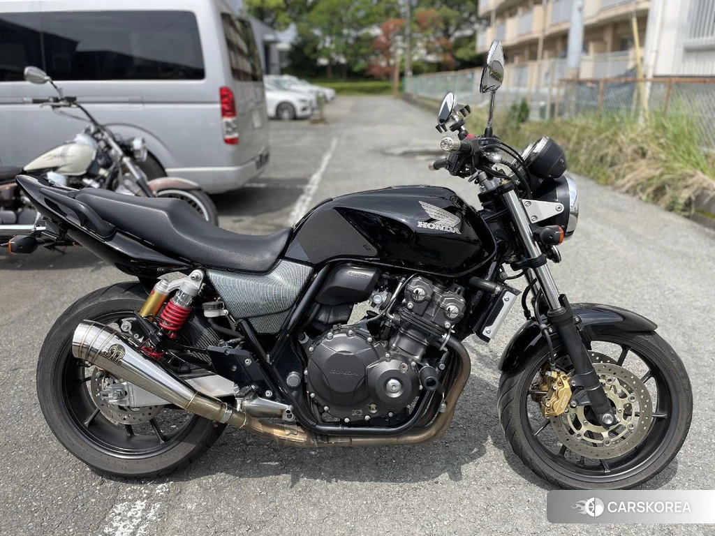 Проданный Honda CB400SF 2018 из Японии