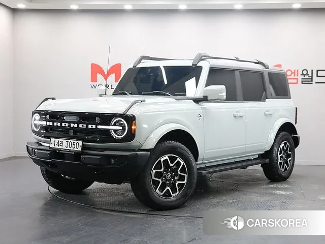 Ford Bronco 6th Generation 2023 Светло-серебряный цвет из Кореи