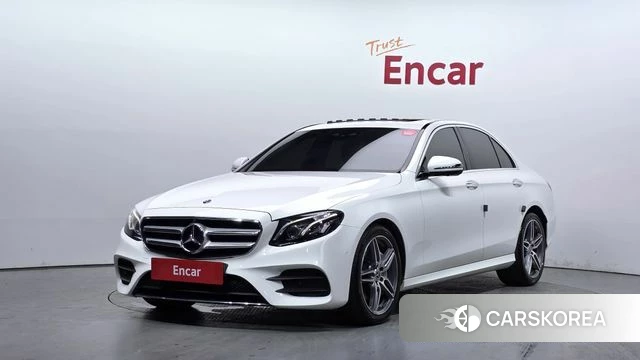 Mercedes-Benz E-Class W213 2018 Белый из Кореи