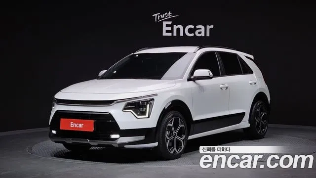 Kia Di Ol Nu Niro 2023 Белый из Кореи