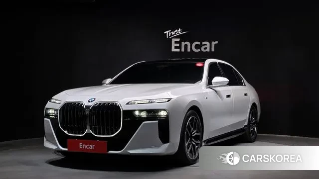 BMW 7 Series (G70) 2023 Белый из Кореи