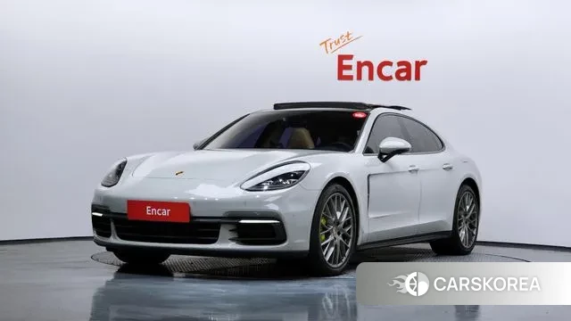 Porsche Panamera (971) 2018 Серебристо-серый из Кореи