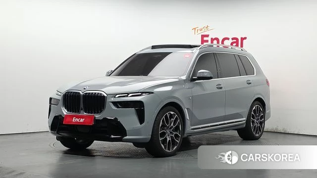 BMW X7 (G07) 2024 Серебристо-серый из Кореи