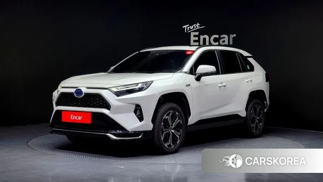 Toyota RAV4 5th Generation 2023 Белый из Кореи