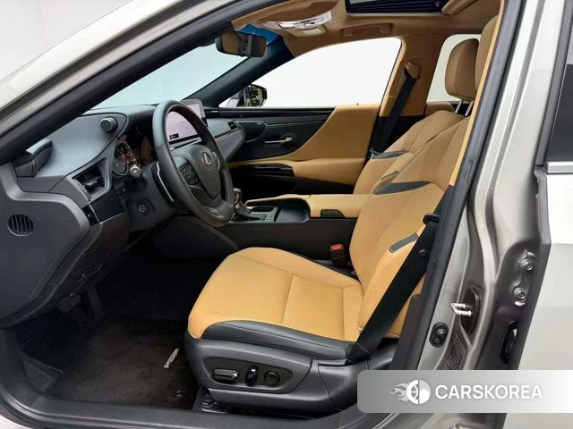 Lexus ES 2023 Шампань из Китая