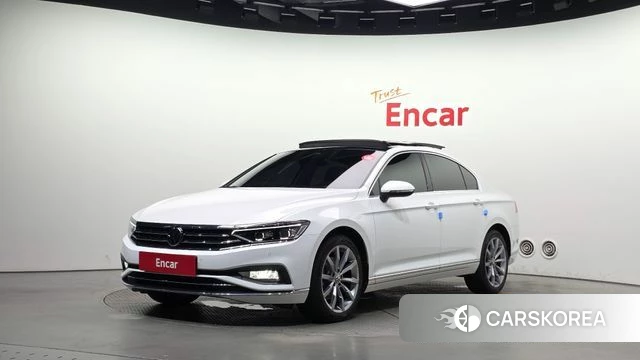 Volkswagen Passat GT (B8) 2022 Белый из Кореи