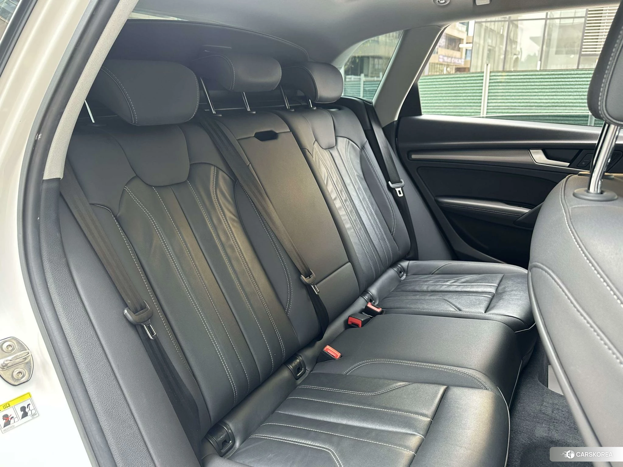 Audi Q5L 2021 Белый из Китая