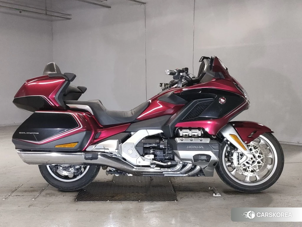 Проданный Honda GL1800 TOUR 2018 из Японии, фото 2
