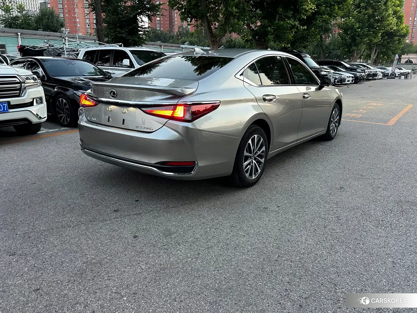 Lexus ES 2024 Silver/gray из Китая