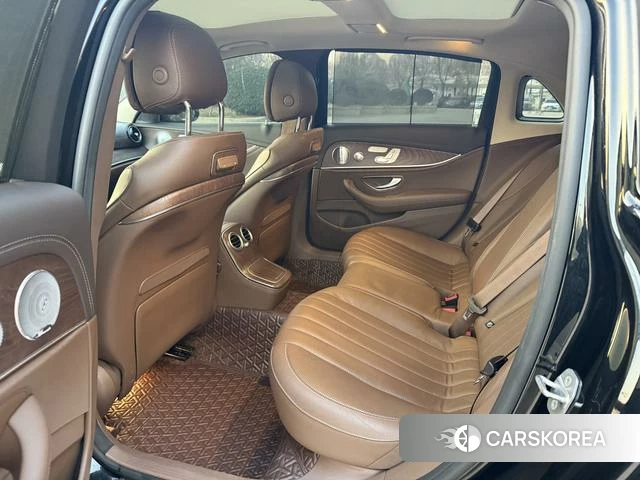 Mercedes-Benz E-class 2021 Черный из Китая