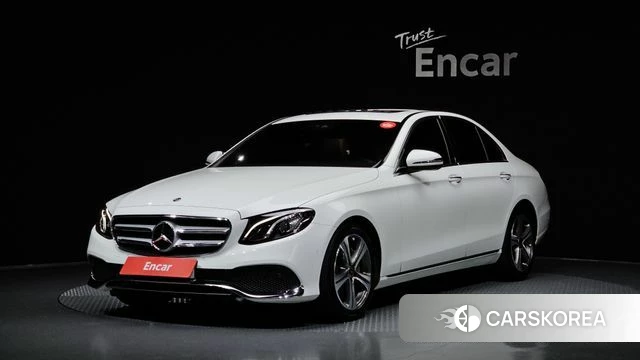 Mercedes-Benz E-Class W213 2018 Белый из Кореи