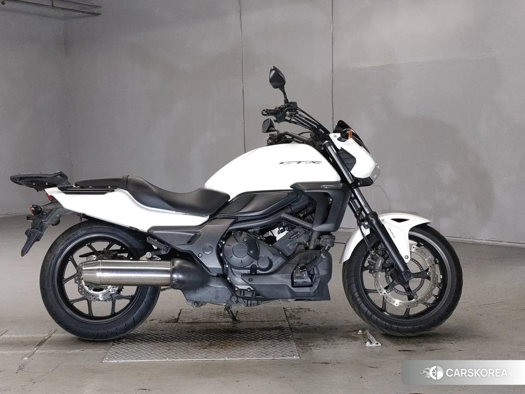 Проданный Honda CTX700N 2014 из Японии