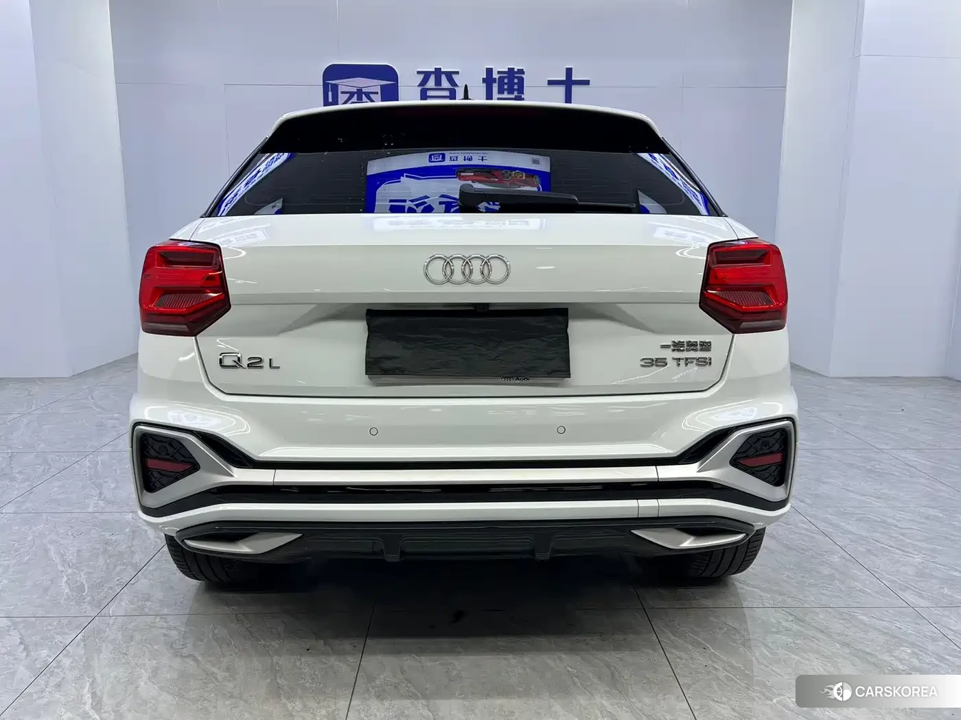 Audi Q2L 2023 Белый из Китая