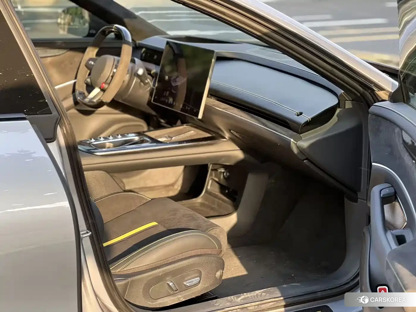 Xiaomi Car Xiaomi SU7 Ultra 2025 Silver/gray из Китая