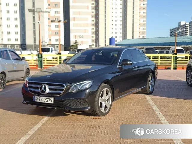 Mercedes-Benz E-Class W213 2018 Черный из Кореи