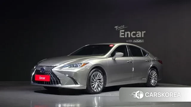 Lexus ES300h 7th generation 2022 Серебряный из Кореи