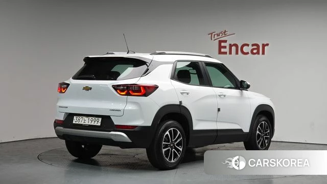 Chevrolet (GM Daewoo) The New Trail Blazer 2025 Белый из Кореи